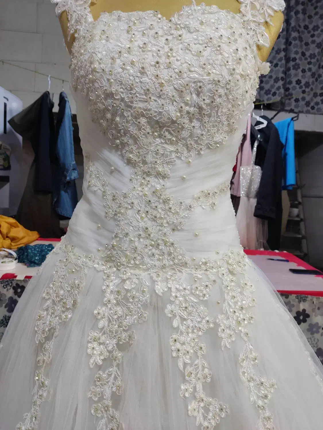 دو عدد لباس عروس نو سایز ۳۸ تا۴۲ مکرومه  دوزی|لباس|فردیس, شهرک شهید حسینی|دیوار