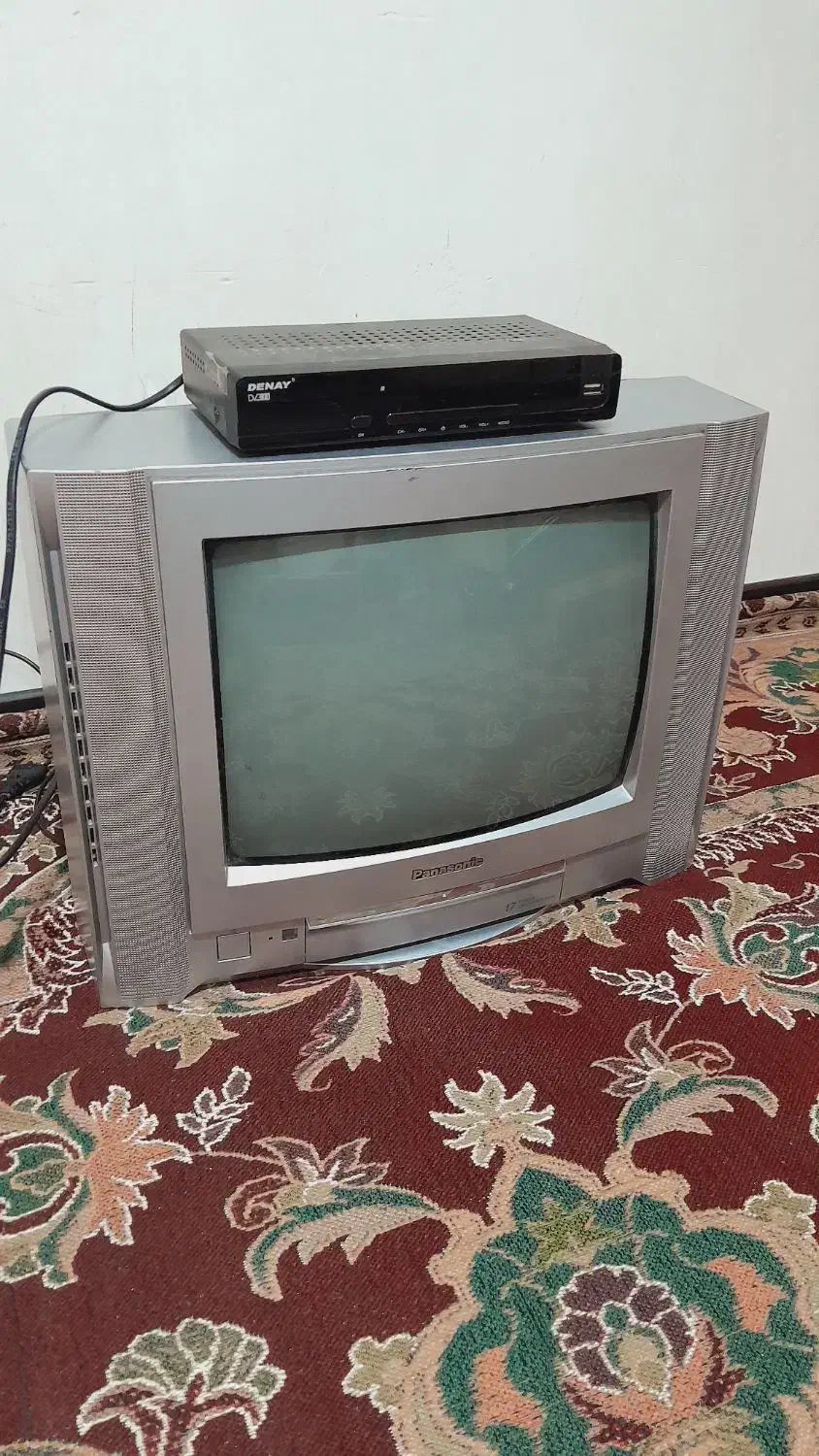 تلوزیون پاناسونیک به همراه دستگاه دیجیتال|تلویزیون و پروژکتور|کرج, حیدرآباد|دیوار