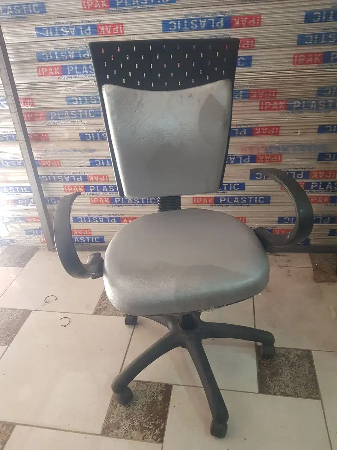 صندلی گردان|مبلمان اداری|لنگرود, |دیوار