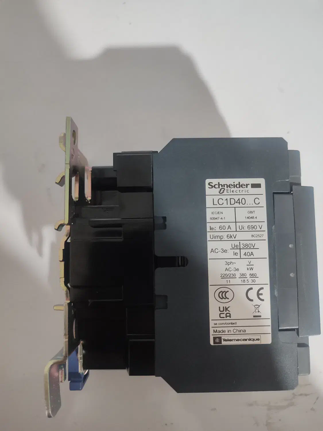 کنتاکتور سه فاز ۴۰ آمپر اشنایدر|ماشینآلات صنعتی|تهران, امامت|دیوار