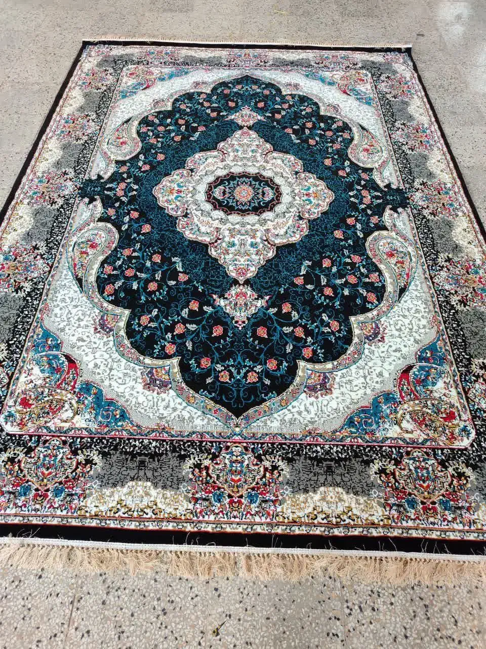 فرش نقشه سوگند ۱۲ - ۹ - ۶ متری نو در دورنگ|فرش|شهر بابک, |دیوار