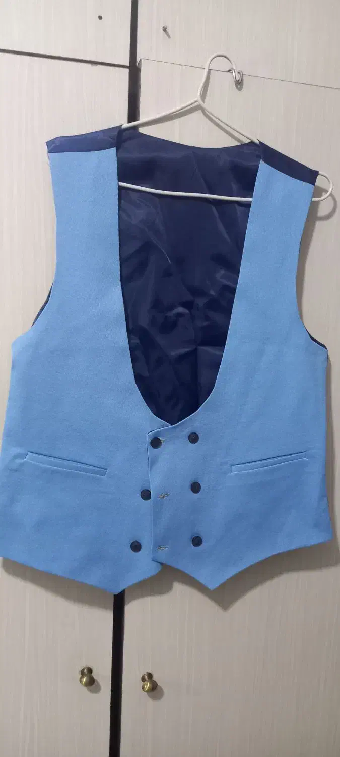 یک دست کت و شلوار مردانه|لباس|رشت, پیرکلاچای|دیوار