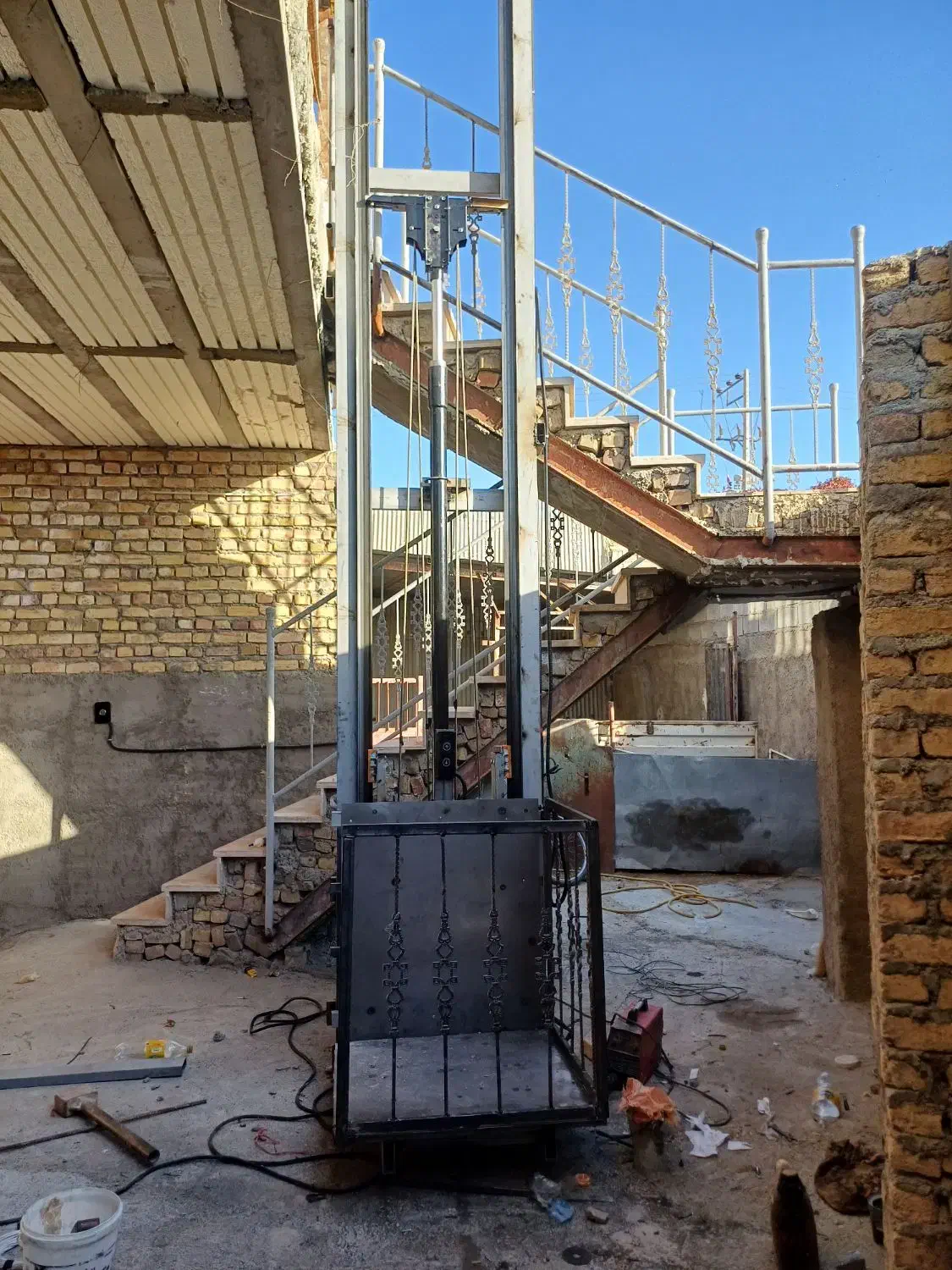 بالابر و اسانسو (هیدرولیک وکششی)|خدمات پیشه و مهارت|نیشابور, شهرک اندیشه|دیوار