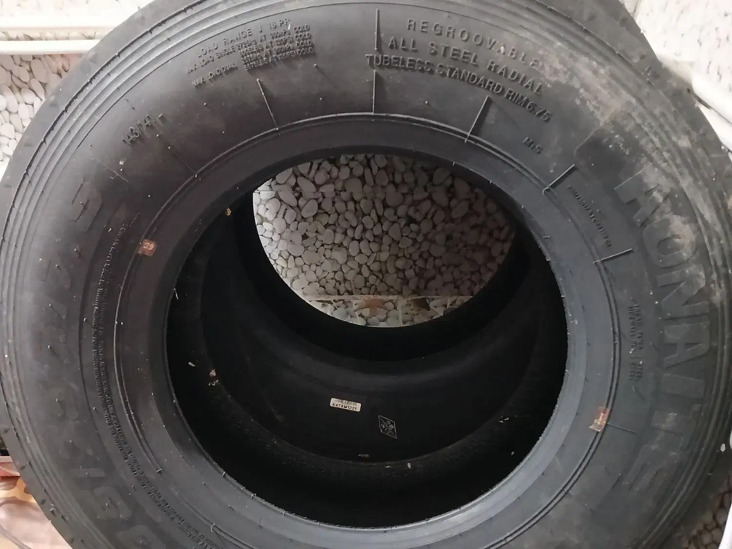 لاستیک ۲۳۵در ۱۷.۵|قطعات یدکی و لوازم جانبی|نصر آباد, |دیوار