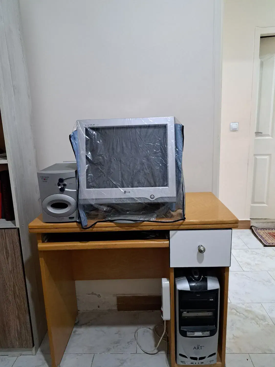 میز کامپیوتر لب تاپ|میز تحریر و کامپیوتر|پردیس, فاز ۸|دیوار