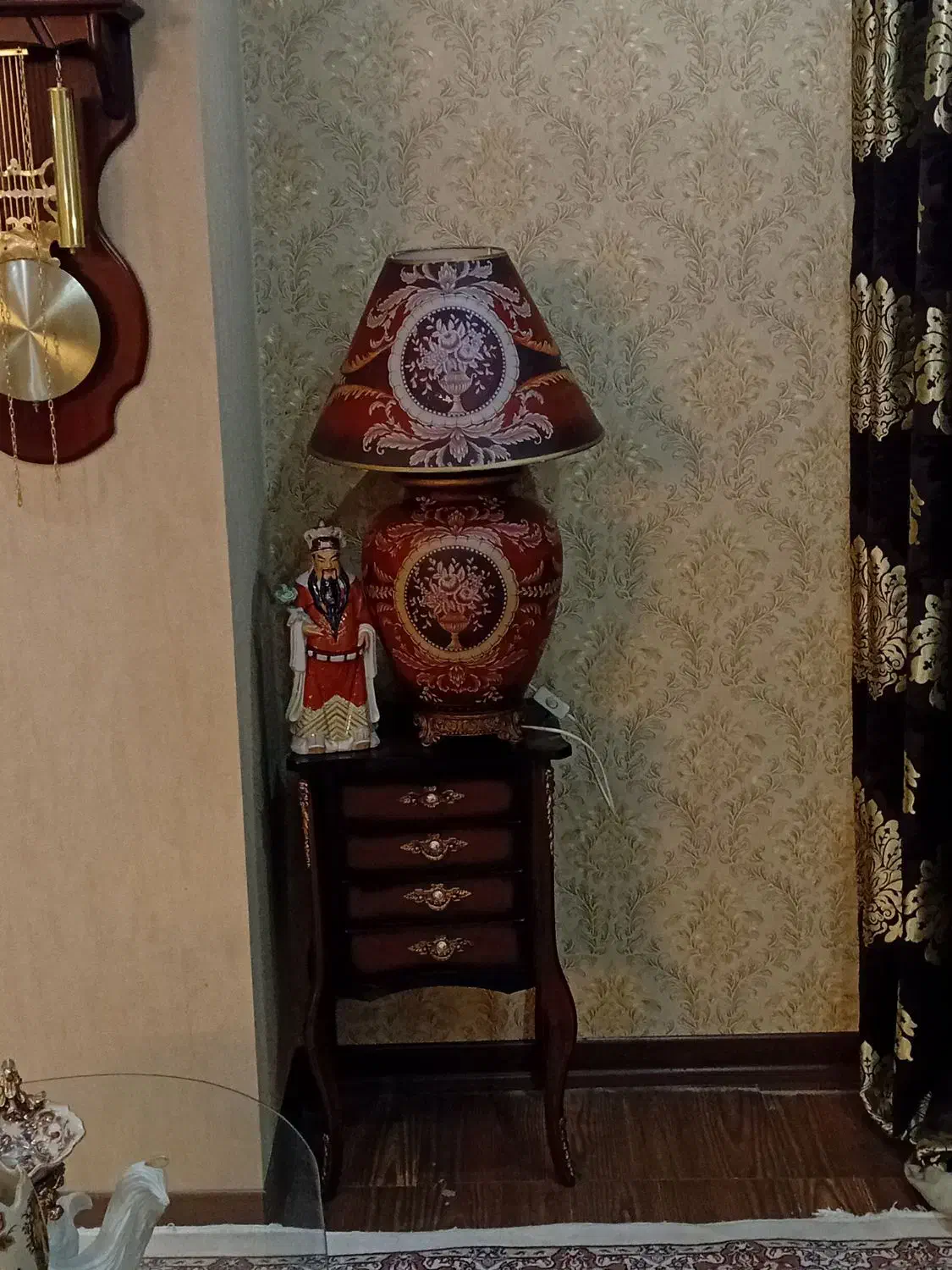 آواژور|چراغ خواب و آباژور|اصفهان, دوطفلان|دیوار