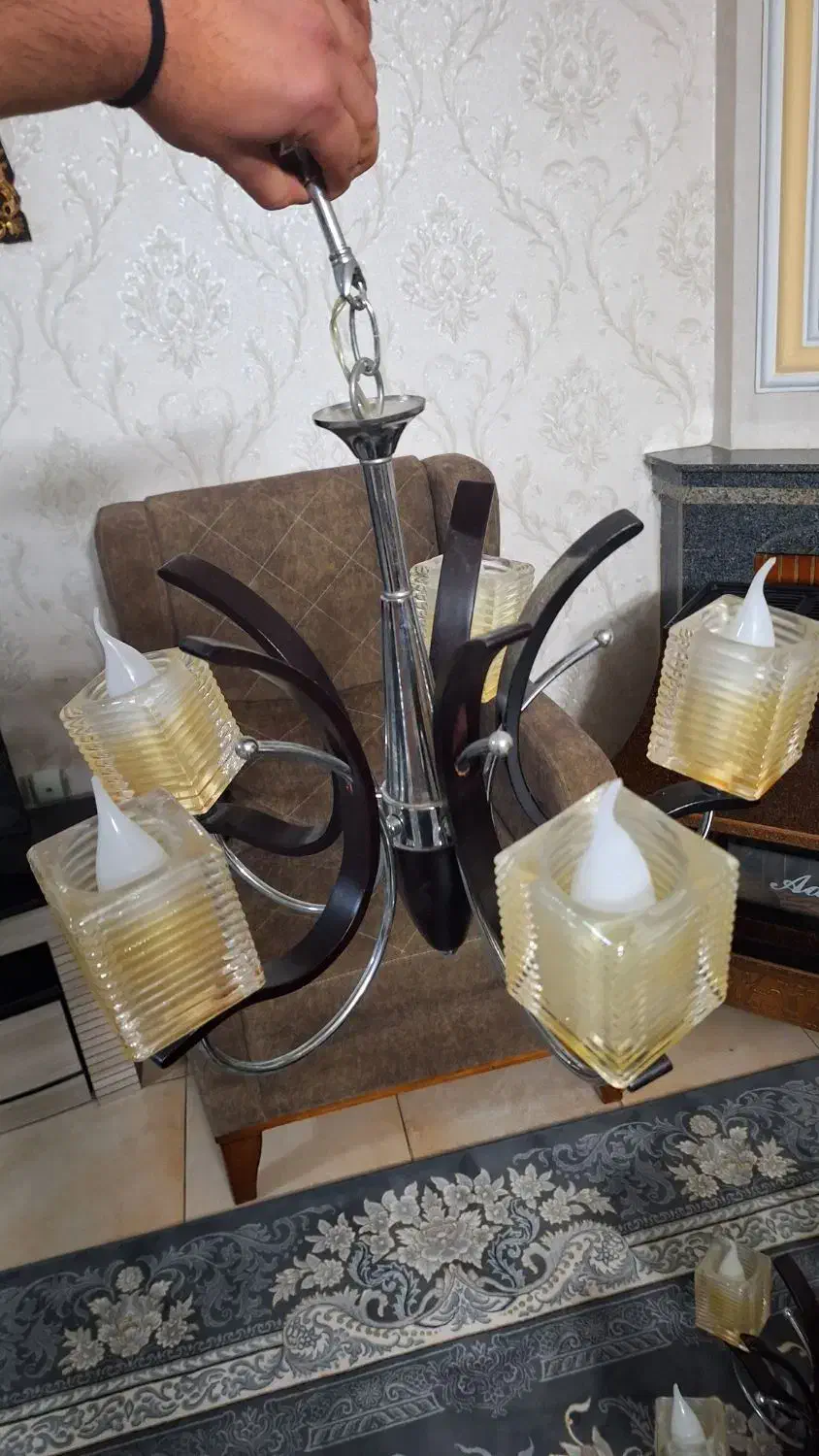 ۲ عدد لوستر و ۱ آویز سقفی|لوستر و چراغ آویز|گنبد کاووس, |دیوار