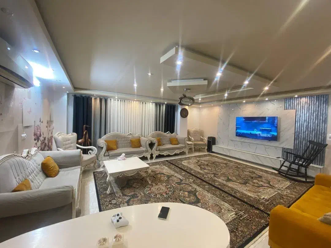 فروش آپارتمان ۱۰۰متر بسیار شیک وتمیز خ طالب‌آملی|فروش آپارتمان|آمل, |دیوار