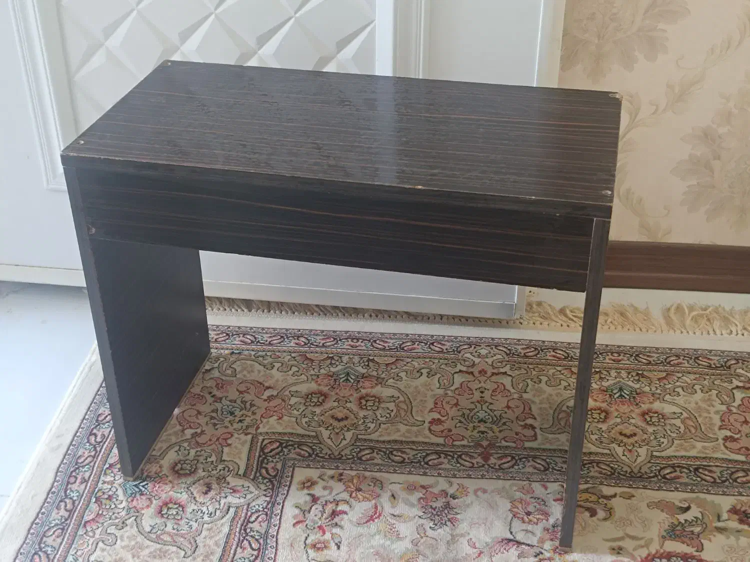 انواع میزهای کاربردی عسلی و پاتختی|مبلمان خانگی و میز عسلی|بجنورد, |دیوار