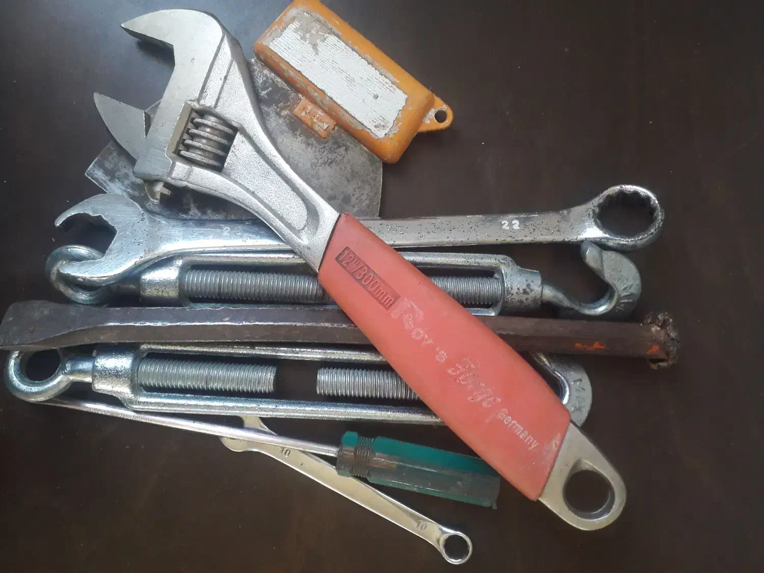 تعدادی آچار اصلی آلمانی|ابزارآلات|قم, باغ شریفی|دیوار