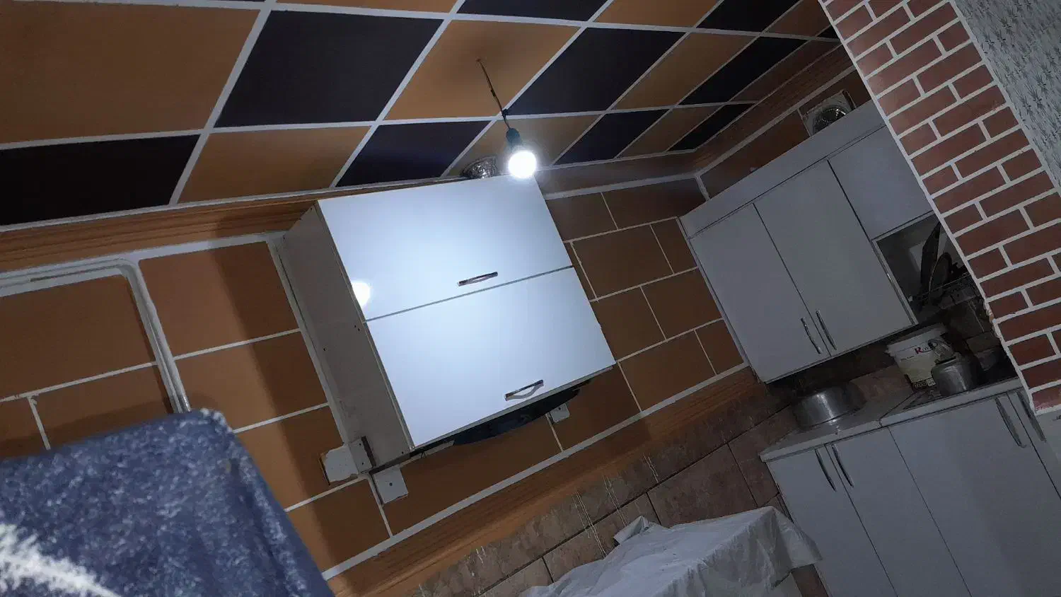 طح رنگ کاغذ دیواری|خدمات پیشه و مهارت|کهنوج, |دیوار