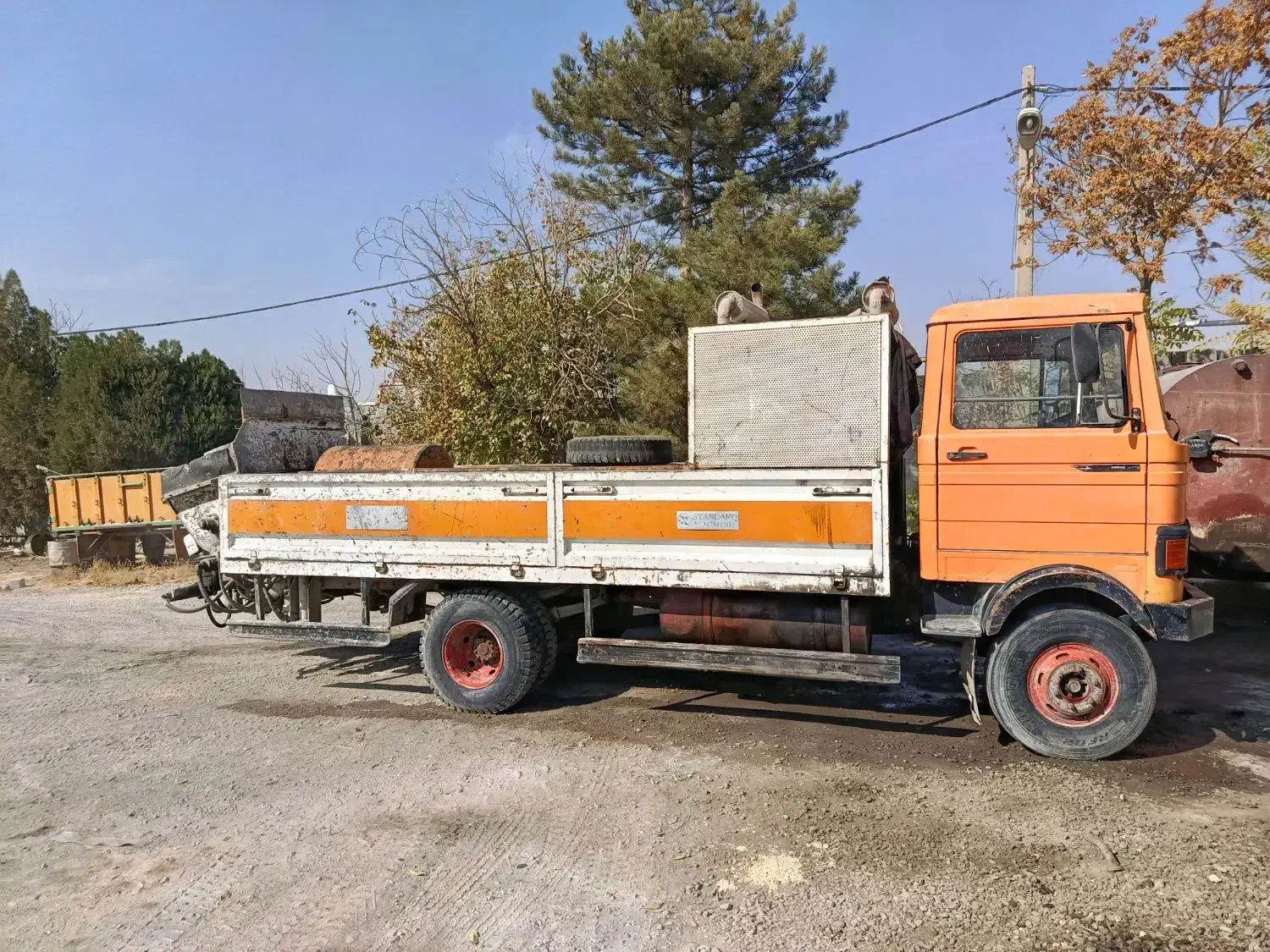 پمپ انتقال بتن ۳۰۰۰ با خاور|ماشین‌آلات صنعتی|کرمانشاه, |دیوار