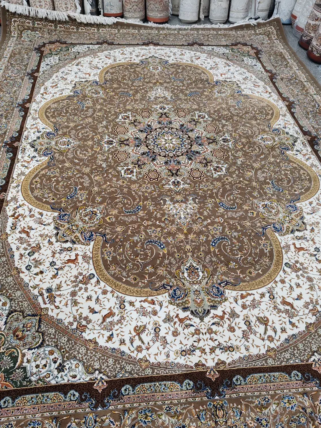 2تخته فرش 12متری گردویی 700شانه لیلیوم درجه یک|فرش|قم, نیروگاه|دیوار