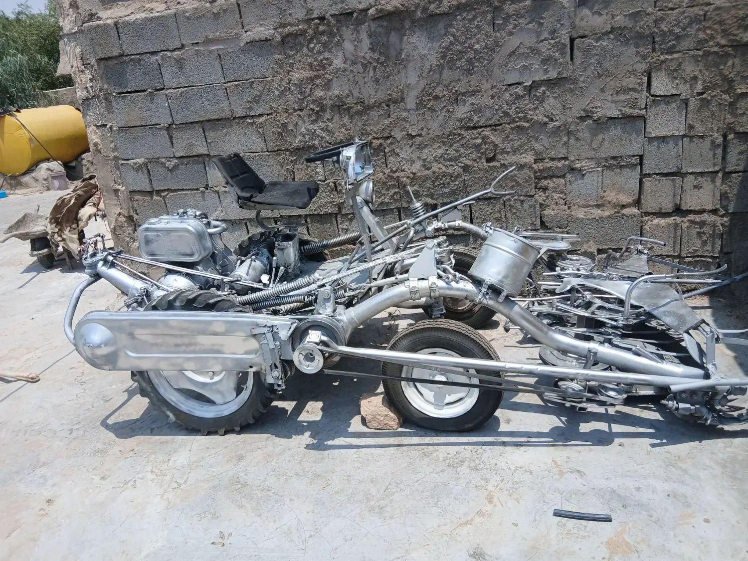 دروگر|ماشین‌آلات صنعتی|اندیکا, |دیوار