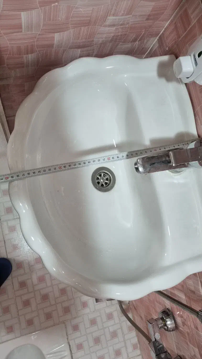 روشویی کاملا تمیز|لوازم سرویس بهداشتی|تبریز, |دیوار