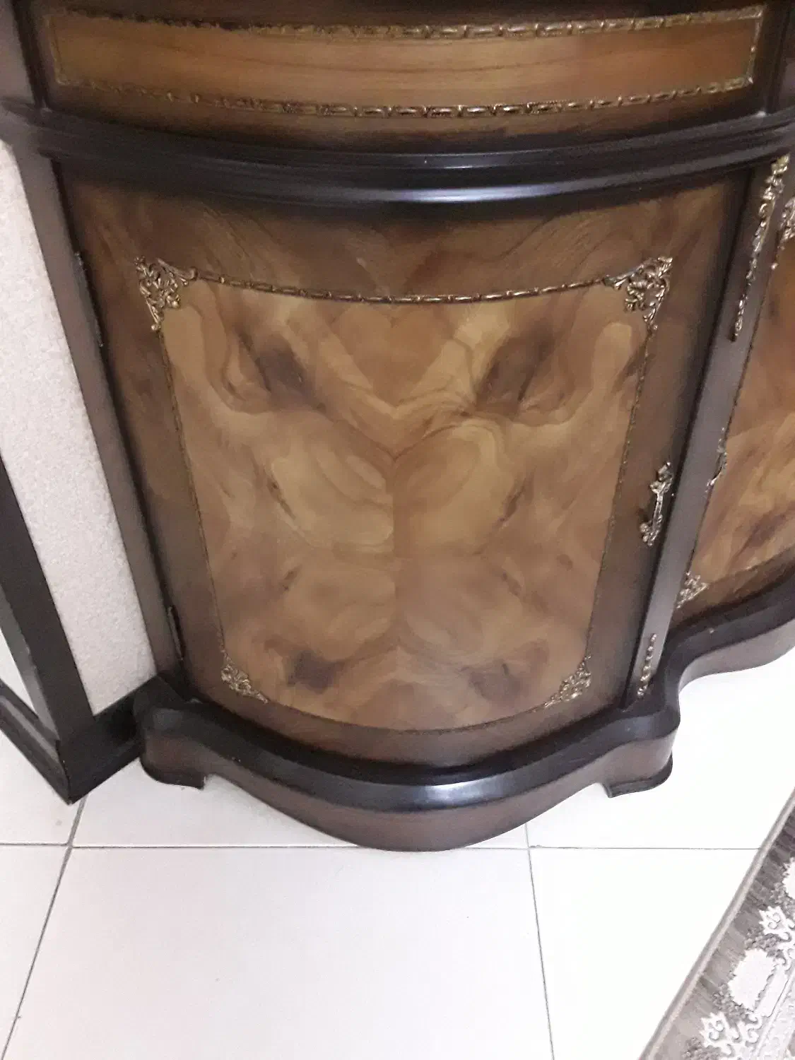 کنسول چوبی سالم با آینه|بوفه، ویترین، کنسول|تهران, شهرک ولیعصر جنوبی|دیوار