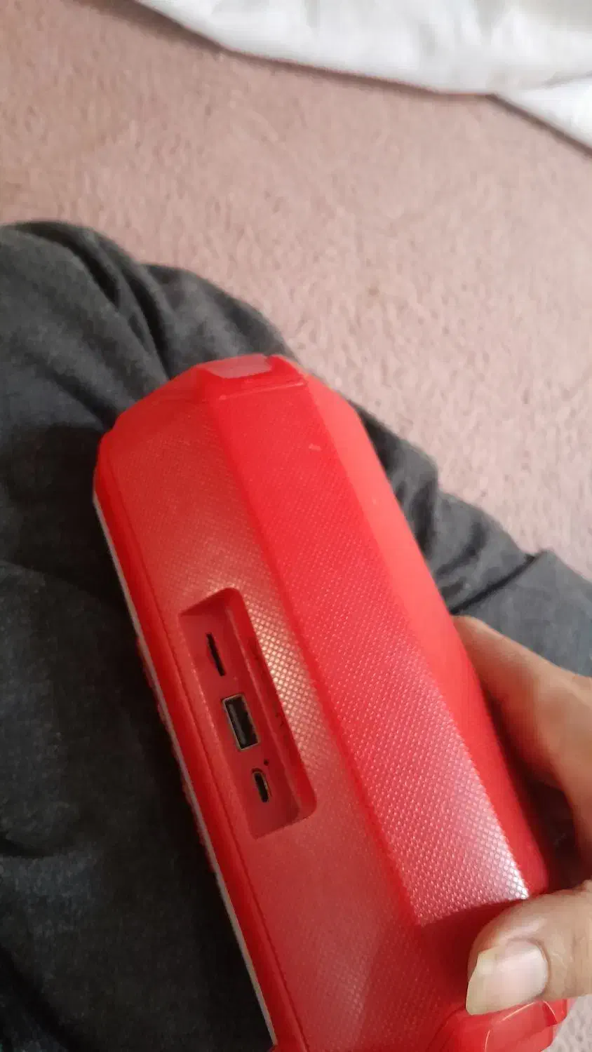 اسپیکر قرمز رنگ|پخش‌کننده همراه|قم, بکایی|دیوار