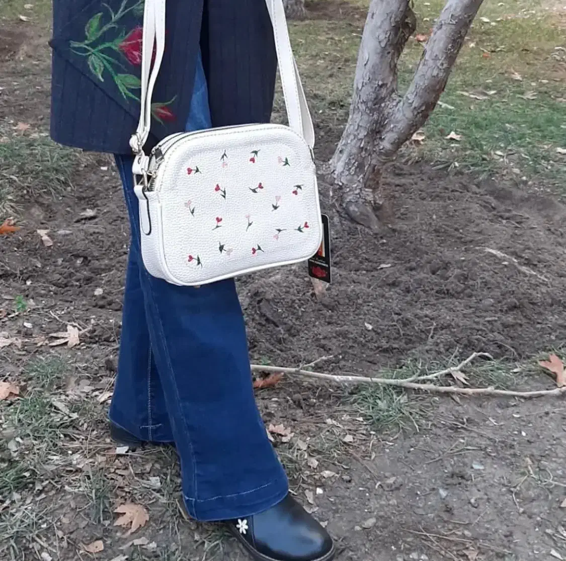 کیف مجلسی نقاشی شده|کیف، کفش، کمربند|اصفهان, شاهزید|دیوار