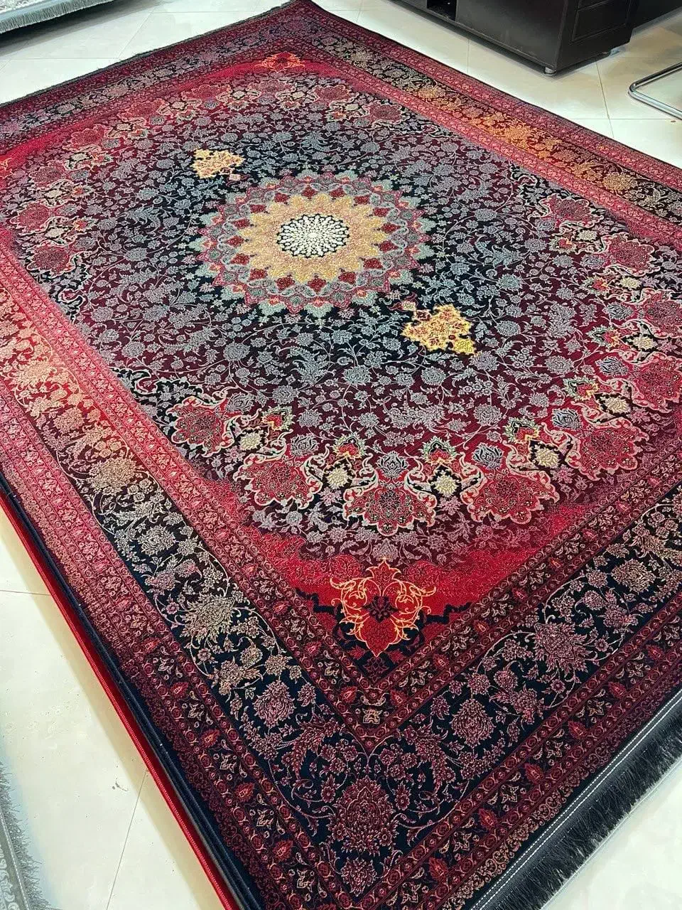 فروش انواع فرش بیش از 500طرح و رنگ جذاب|فرش|خرمشهر, |دیوار