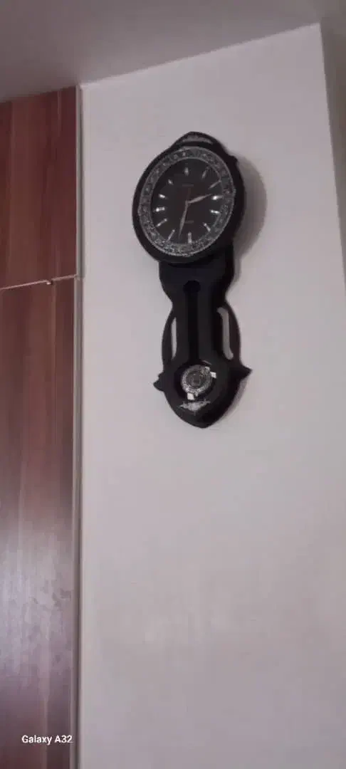 گلدان پتینه ساعت دیواری.پرده خامه دوزی|پرده، رانر، رومیزی|اندیمشک, |دیوار