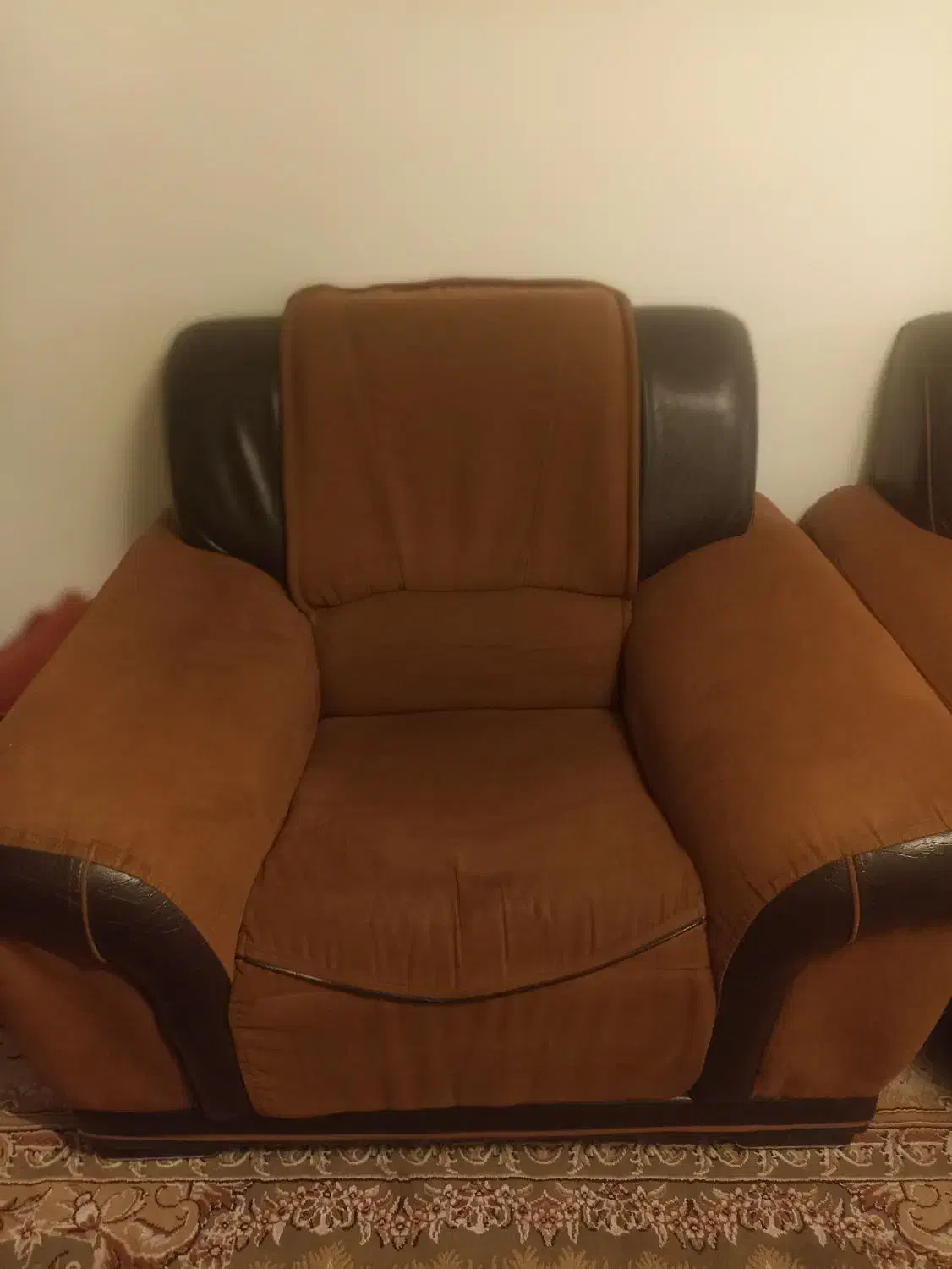 مبل ۷ نفره|مبلمان خانگی و میز عسلی|رشت, منظریه|دیوار