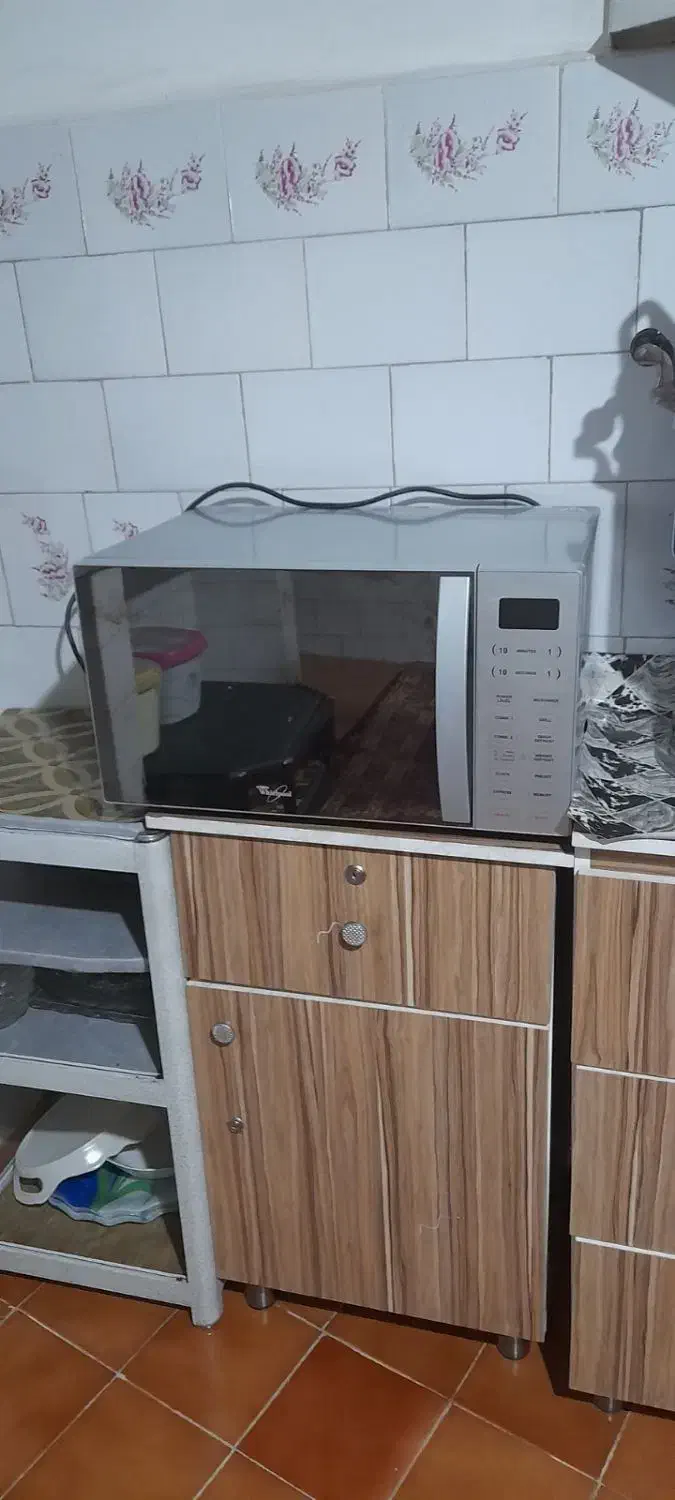 ماکروویو ویرپول 42 لیتری لمسی رنگ نقره|اجاق گاز و لوازم برقی پختوپز|مراغه, |دیوار