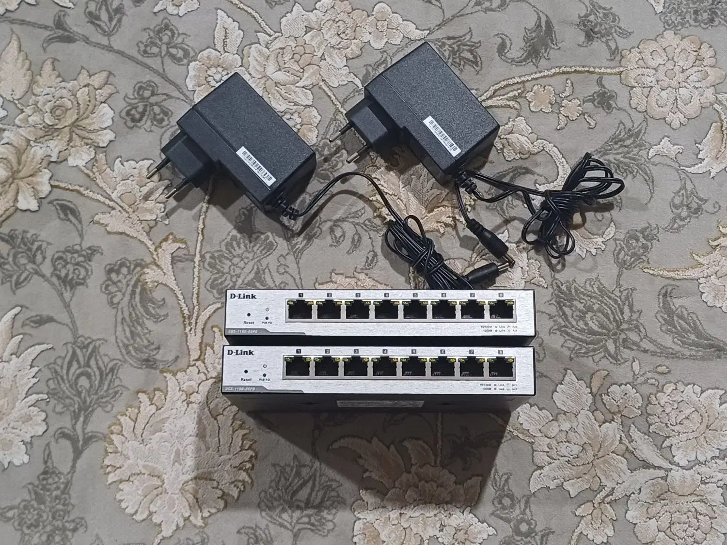 سوئیچ 8 پورت گیگ دیلینک D-Link 8-port gig switch|مودم و تجهیزات شبکه|اصفهان, فرح آباد|دیوار