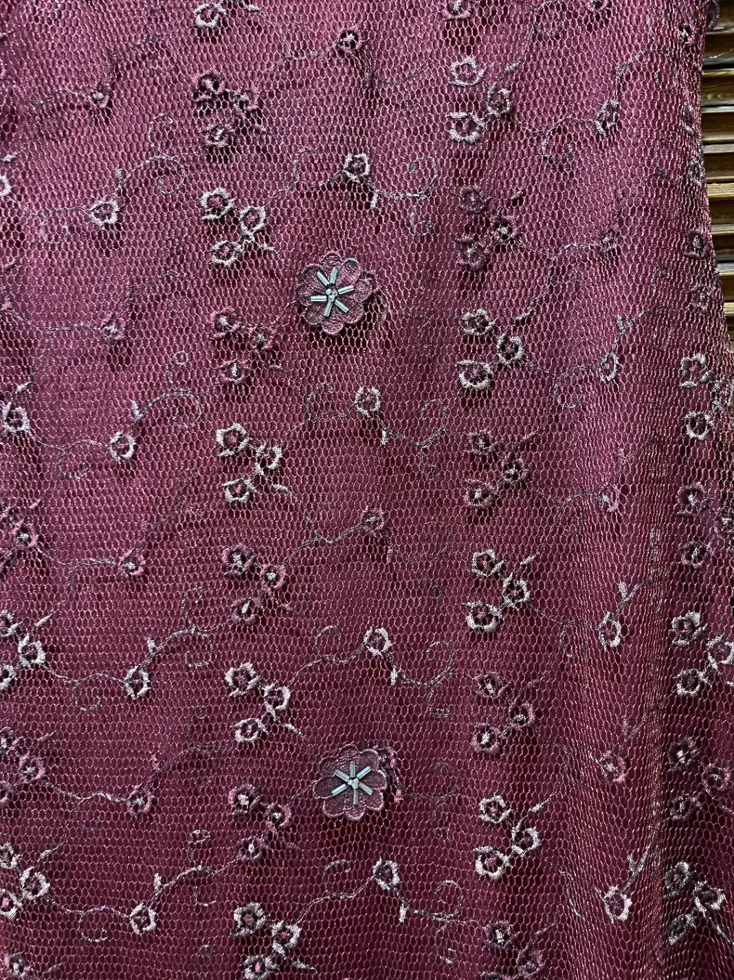 لباس مجلسی|لباس|ساری, |دیوار