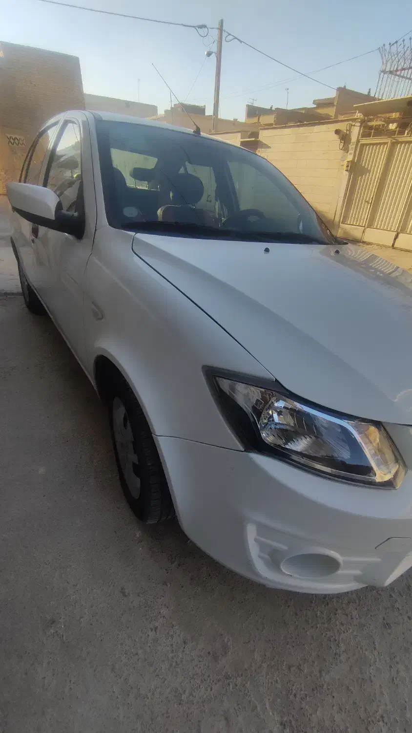 ساینا سفید دنده ای خانگی تمیز کم کار|خودرو سواری و وانت|خمینیشهر, |دیوار