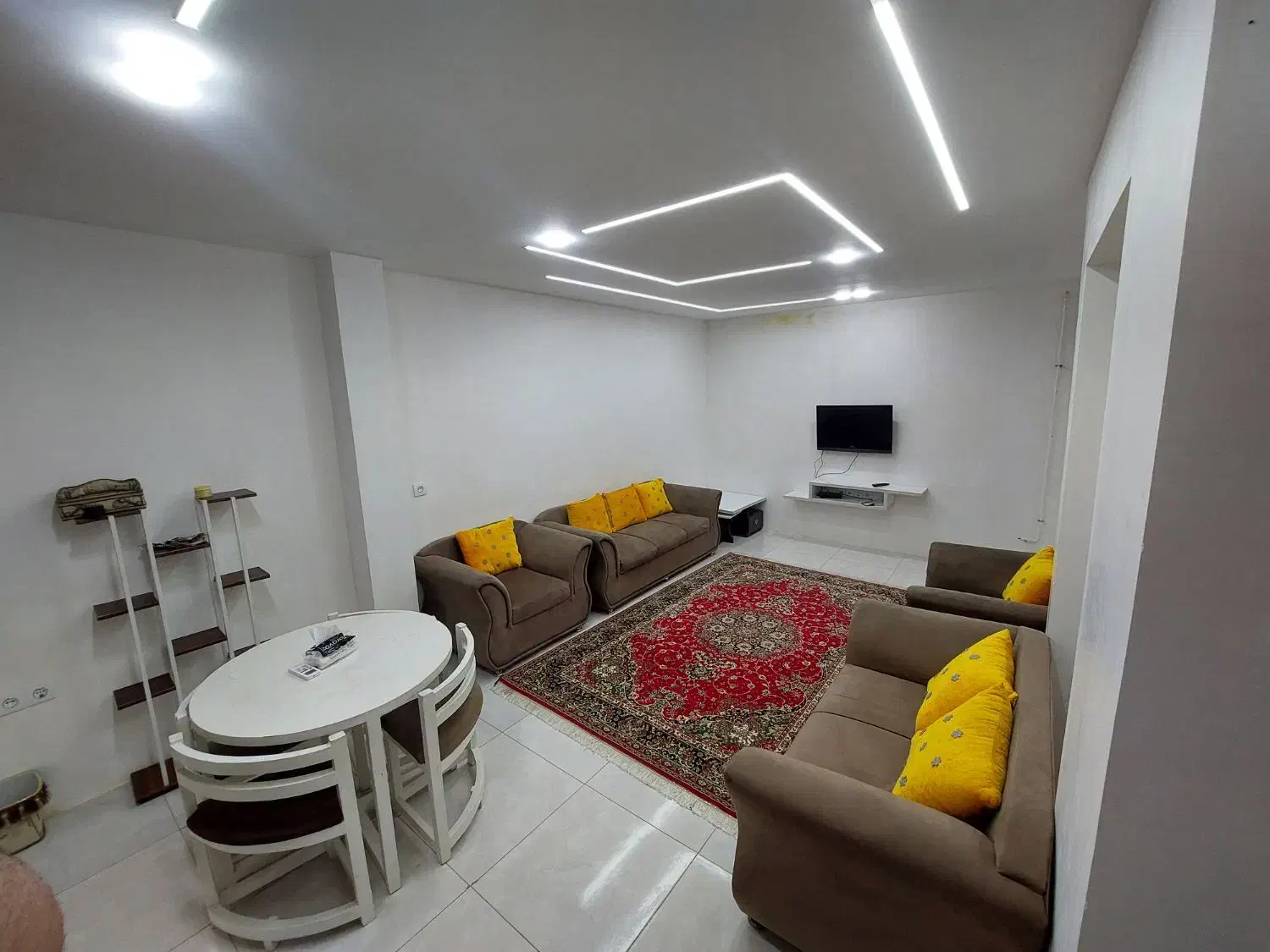 اجاره روزانه/هفتگی/ماهانه ویلا ۱۳۵ متری در دیانتی|اجارهٔ کوتاه‌مدت ویلا و باغ|رشت, دیانتی|دیوار