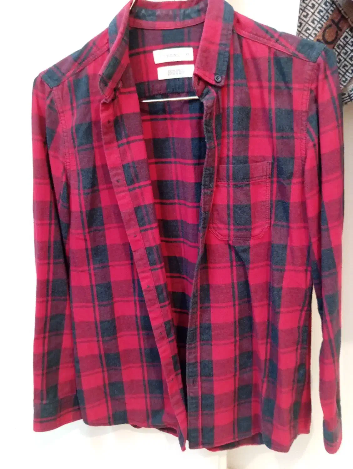 پیراهن|لباس|شهریار, شهریار|دیوار