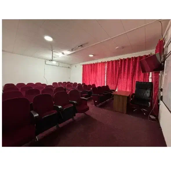 اجاره فضای آموزشی و سالن بزرگ|اجارهٔ کوتاهمدت دفتر کار و فضای آموزشی|شیراز, ارم|دیوار