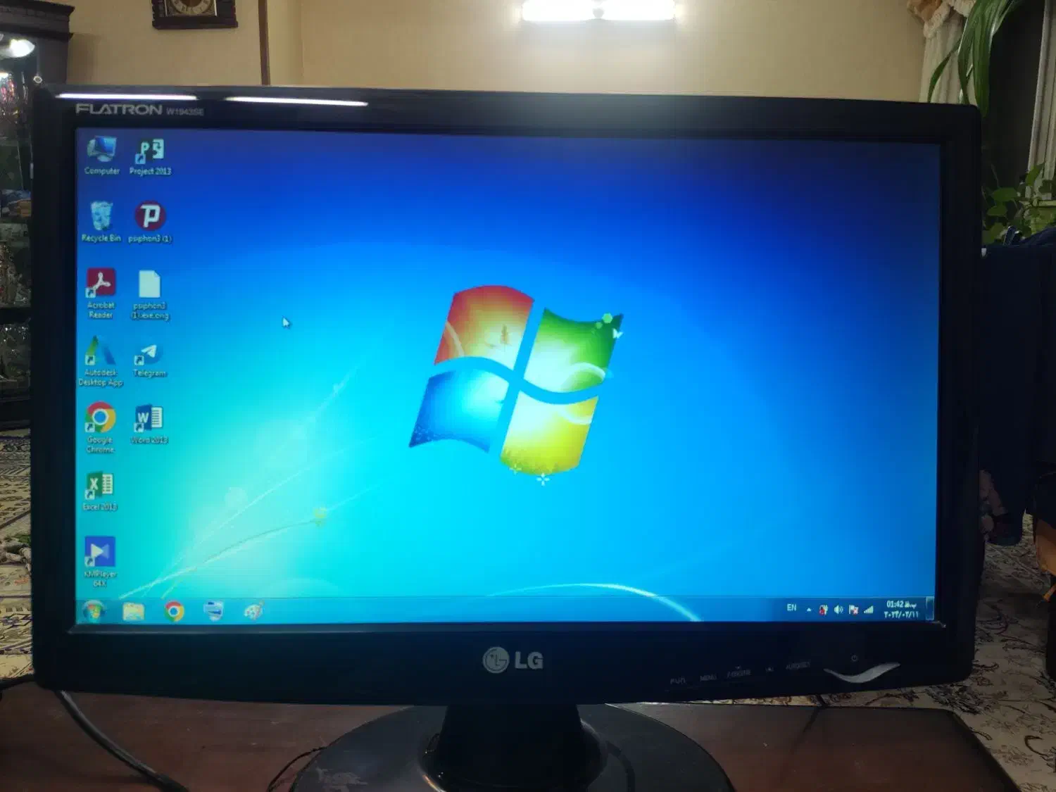 مانیتور ال جی ۱۹ اینچ LG|قطعات و لوازم جانبی رایانه|اصفهان, جوزدان الیادران|دیوار