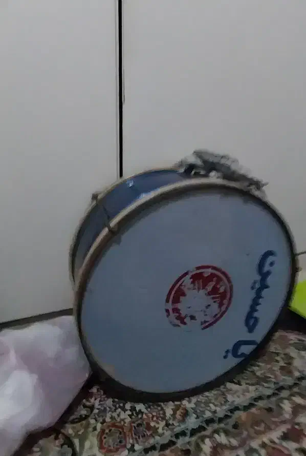 طبل محرمی|درام و پرکاشن|ری, سیزده آبان|دیوار