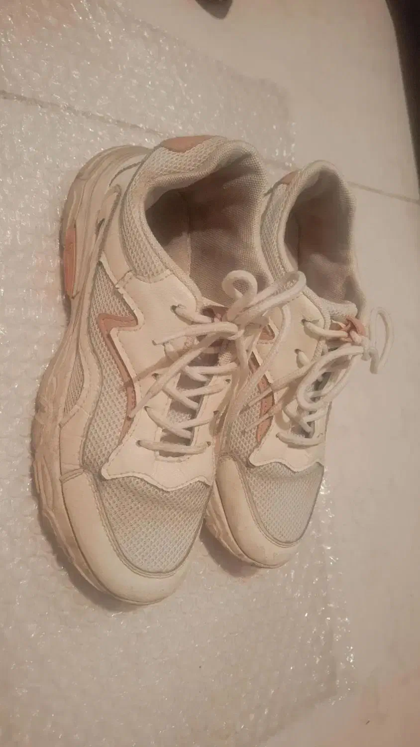 کتونی زنانه|کیف، کفش، کمربند|گرمدره, |دیوار