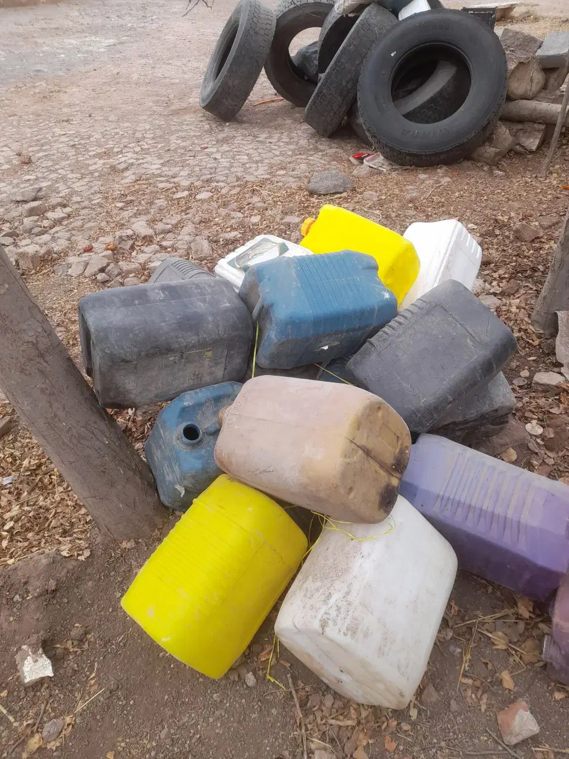 گالون دست دو|ظروف نگهدارنده، پلاستیکی، یکبارمصرف|اردبیل, |دیوار