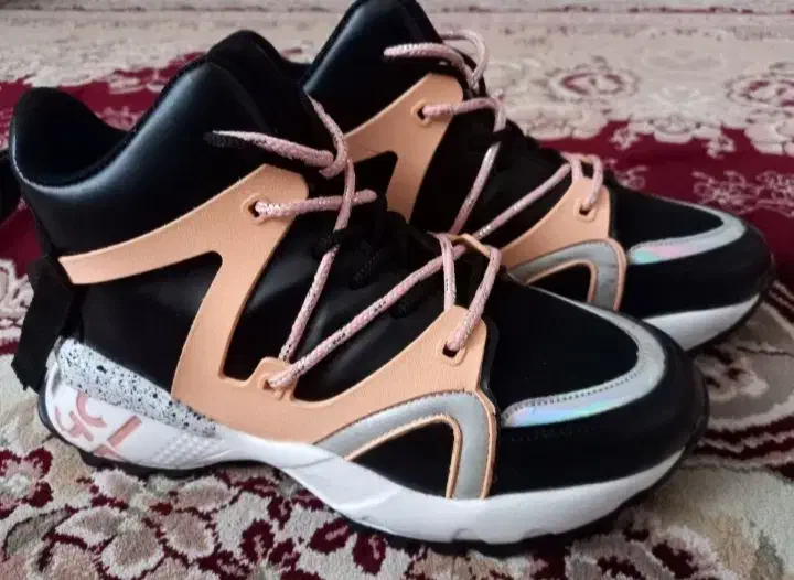 کفش اسپرت|کیف، کفش، کمربند|بیرجند, |دیوار