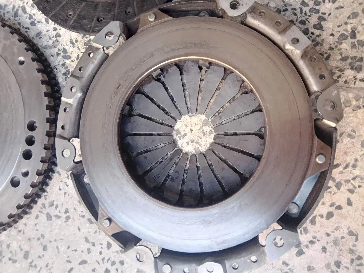 دیسک و صفحه و دنده فلایور.    مانیتور آینه ایی.|قطعات یدکی و لوازم جانبی|رشت, کوی مهر|دیوار