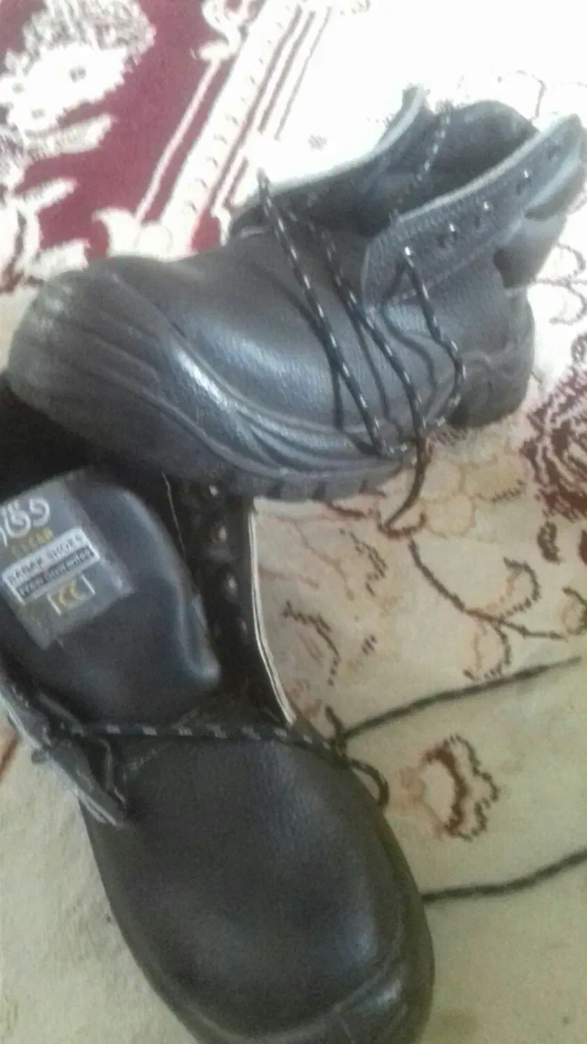 کفش ایمنی|کیف، کفش، کمربند|دهلران, |دیوار