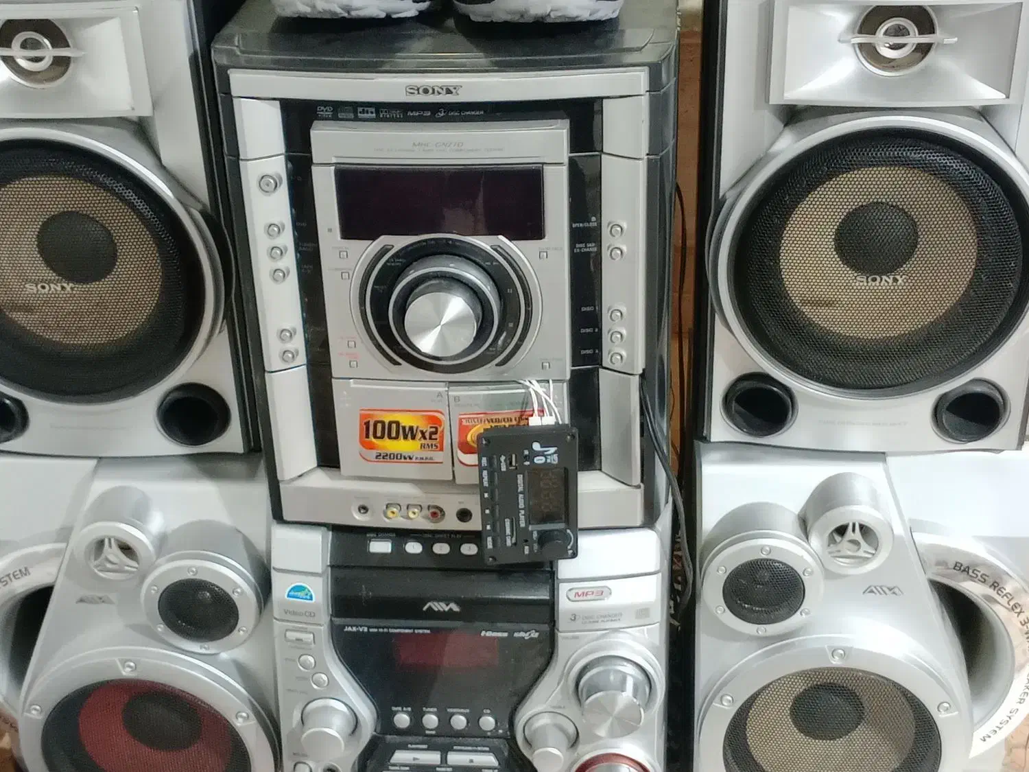 یک عدد ظبتت سونی ویک عدد ظبت ایوا.|سیستم صوتی خانگی|رشت, ولکس|دیوار