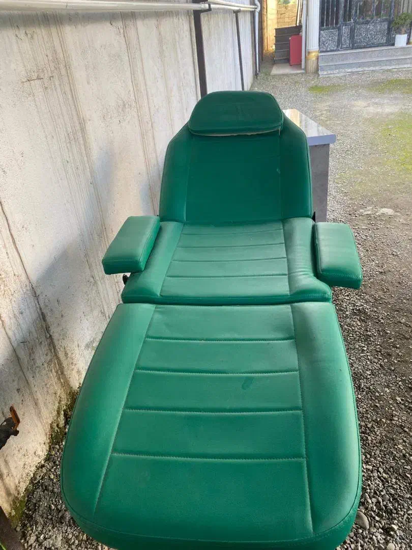 تخت سالن زیبایی|آرایشگاه و سالنهای زیبایی|رشت, کوی حسینی|دیوار