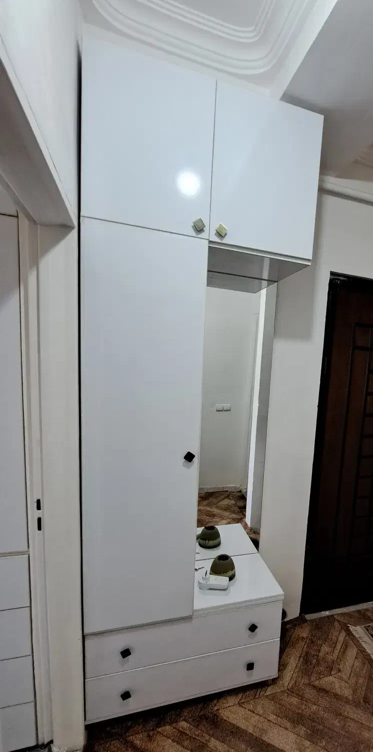 جاکفشی|جاکفشی، کمد، دراور|بندر گز, |دیوار