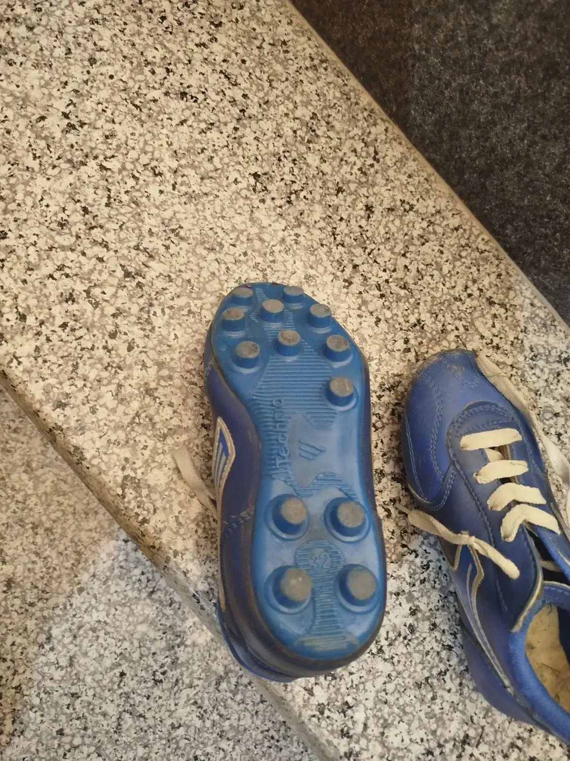 فروش کفش فوتبالی|کیف، کفش، کمربند|شیراز, شهرک جماران|دیوار