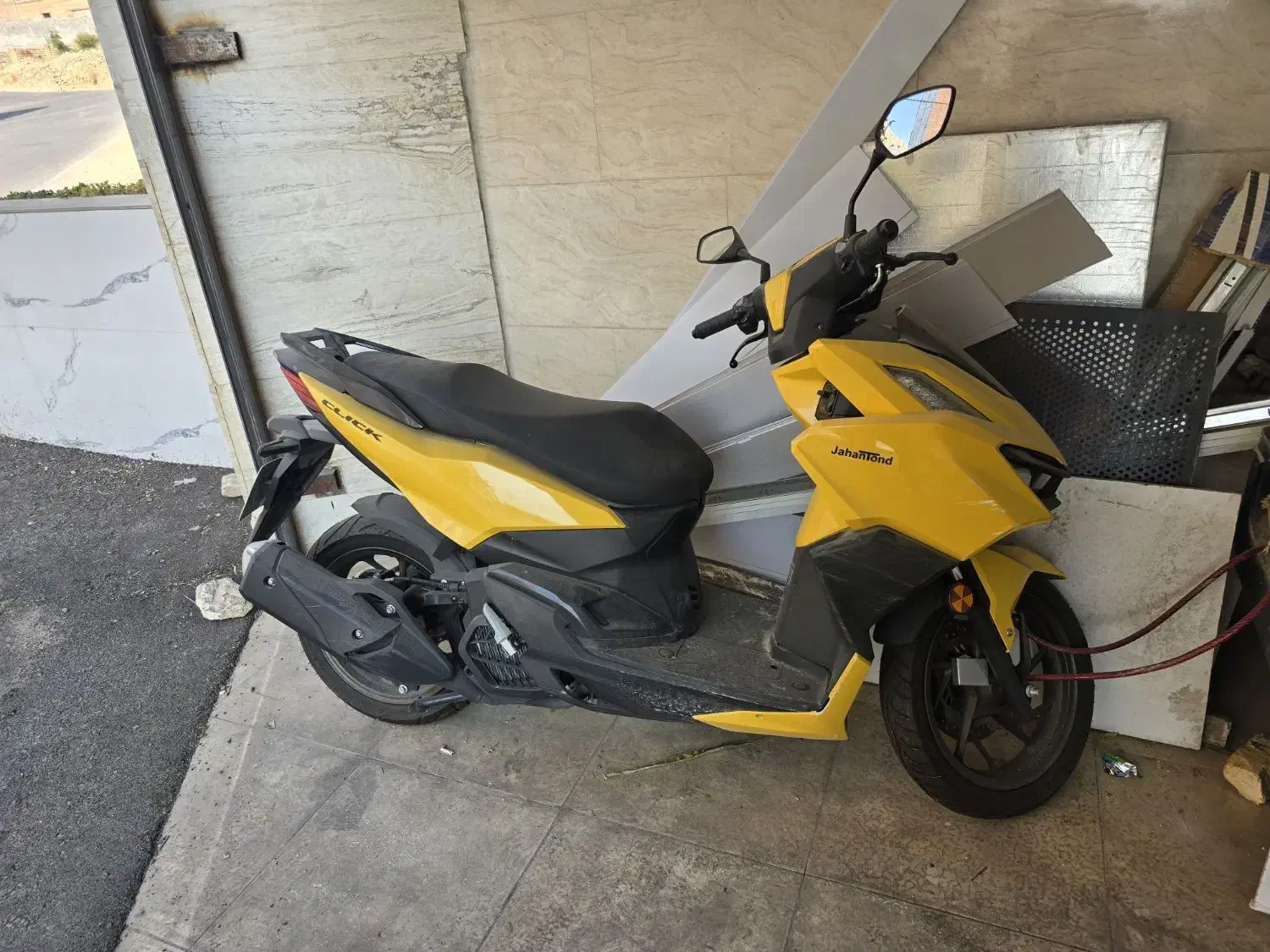 کلیک ۱۶۰ اتوماتیک رادیاتور دار|موتورسیکلت|صدرا-فارس, فاز ۱|دیوار