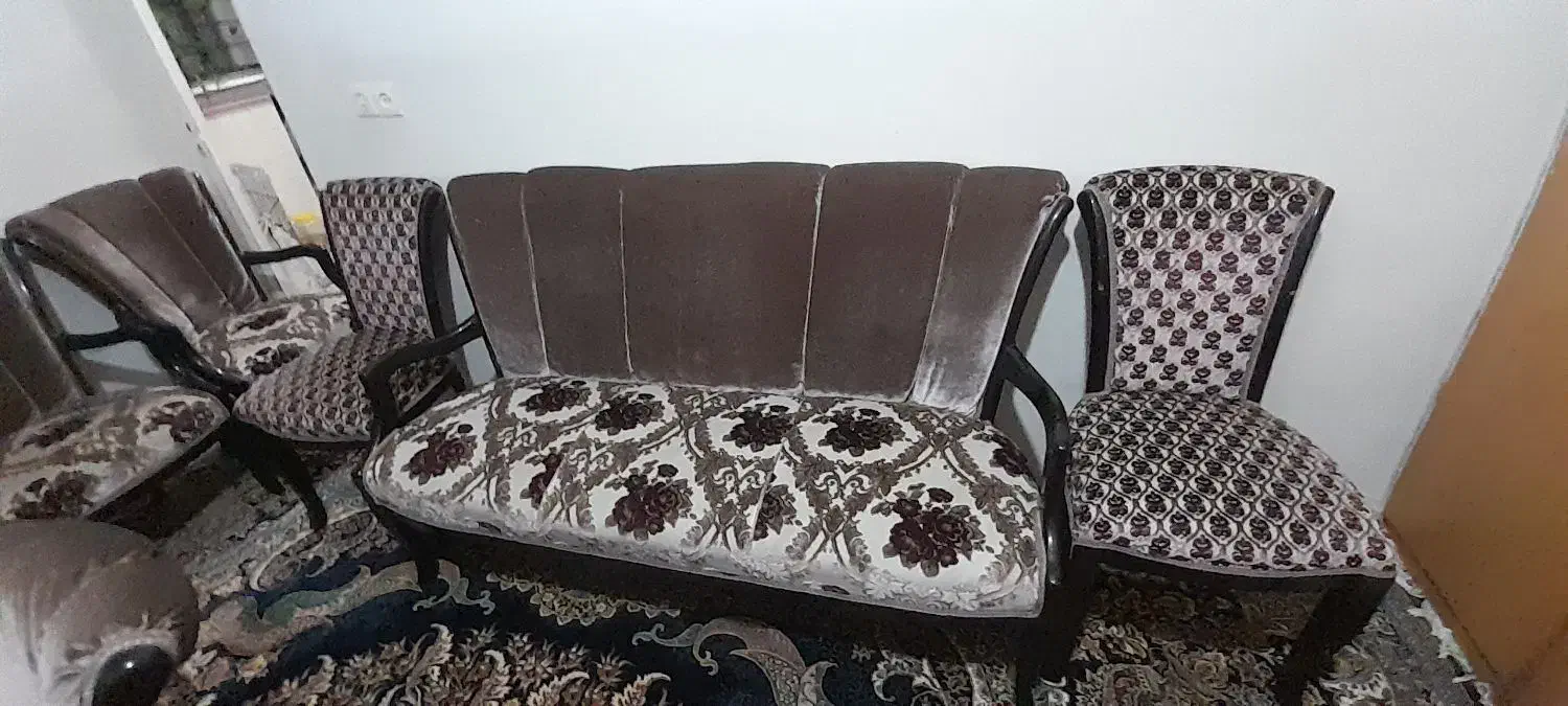 یک ست مبلمان چوبی مخملباف ومیز غذا خوری هشت نفره|مبلمان خانگی و میز عسلی|الوند, |دیوار