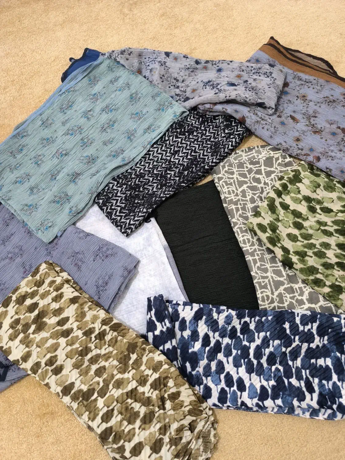 لباس زنانه|لباس|شاهین‌شهر, مورچه خورت|دیوار