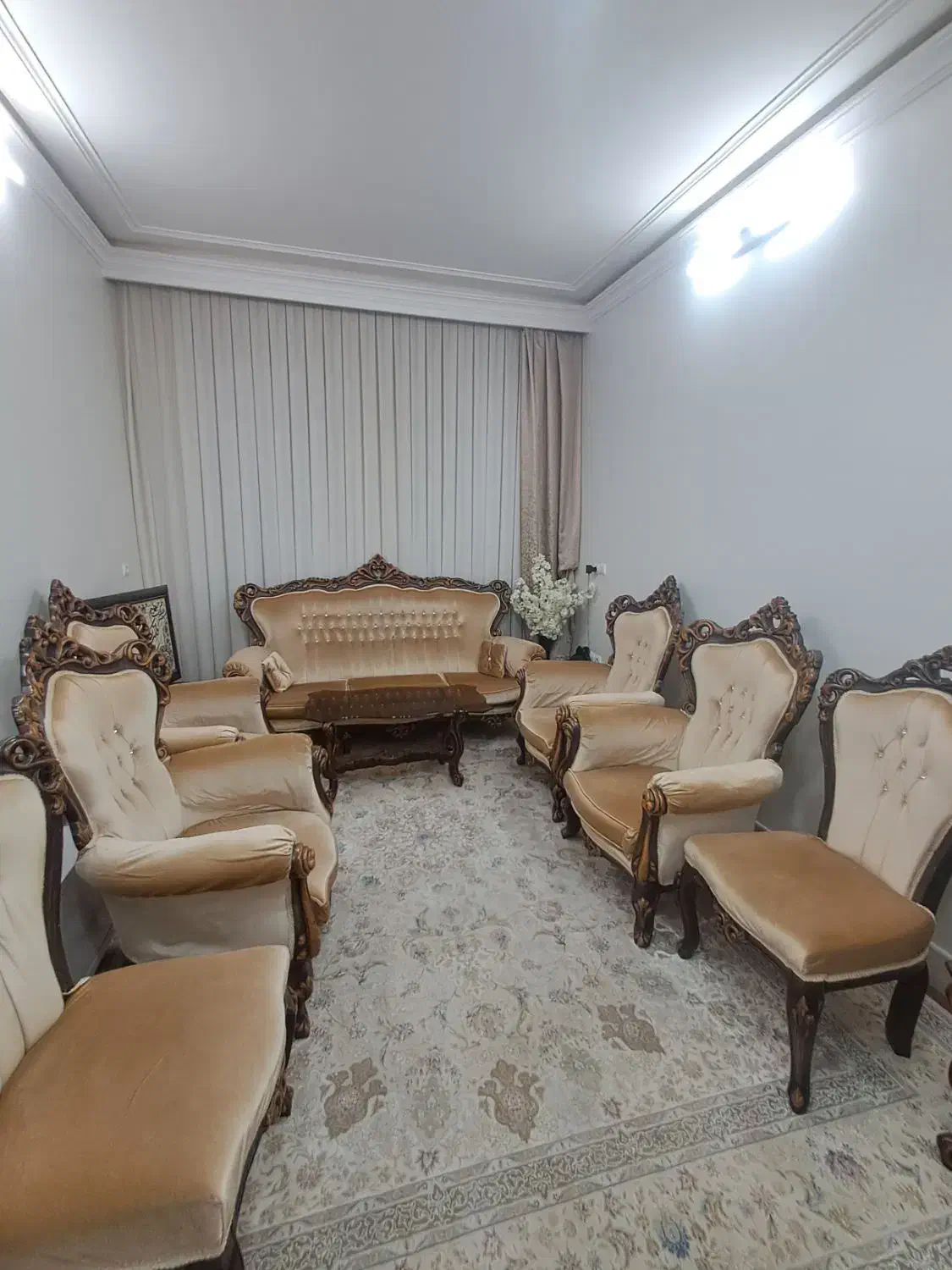 مبل سلطنتنی ۹نفره|مبلمان خانگی و میز عسلی|قم, زنبیل آباد|دیوار