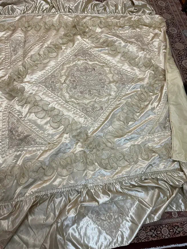 ۲ عدد رومیزی قرمز و کرم|سرویس روتختی|تهران, صادقیه|دیوار