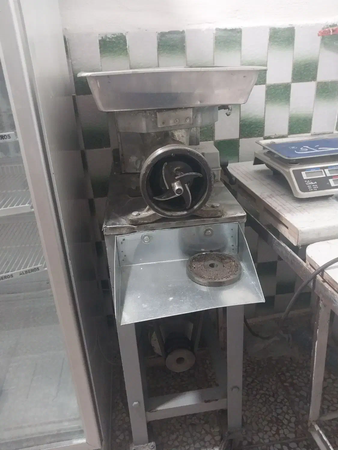 چرخ گوشت صنعتی فریزر صندوقی فریزر ایستاده|فروشگاه و مغازه|گرگان, |دیوار