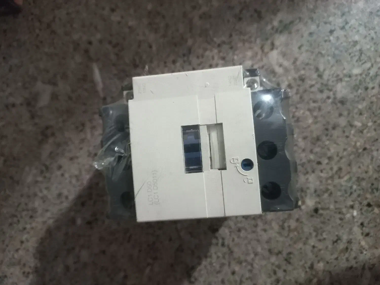 کلید اتومات و کنتاکتور|ماشینآلات صنعتی|ساوه, |دیوار